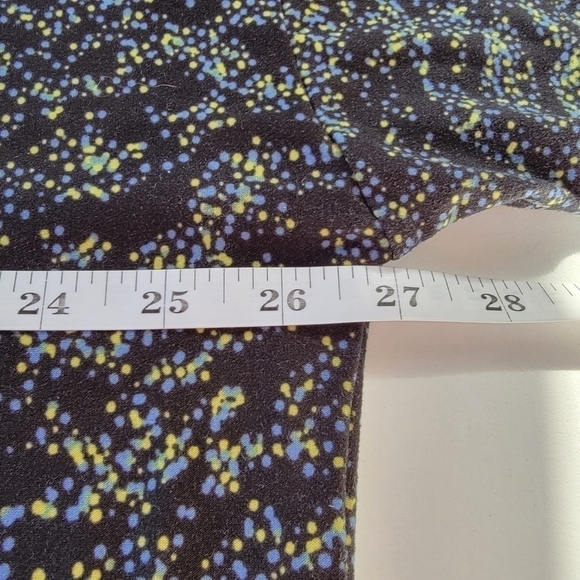 LuLaRoe☆ Scoop Neck Shirt Size Large EUC - Picture 4 of 9